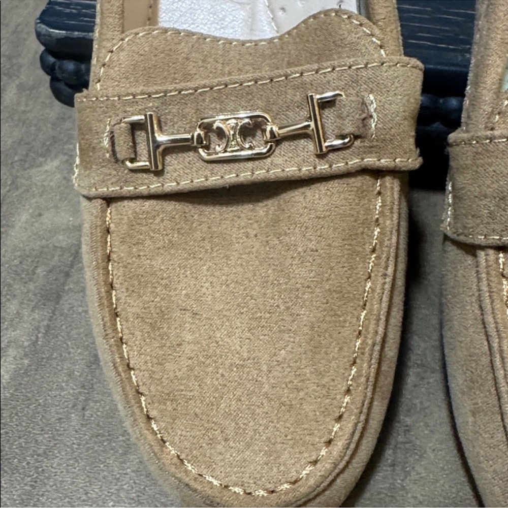 Tan Suede Driving Loafers Horsebit Slip On Flats Size 7.5 - Picture 2 of 5